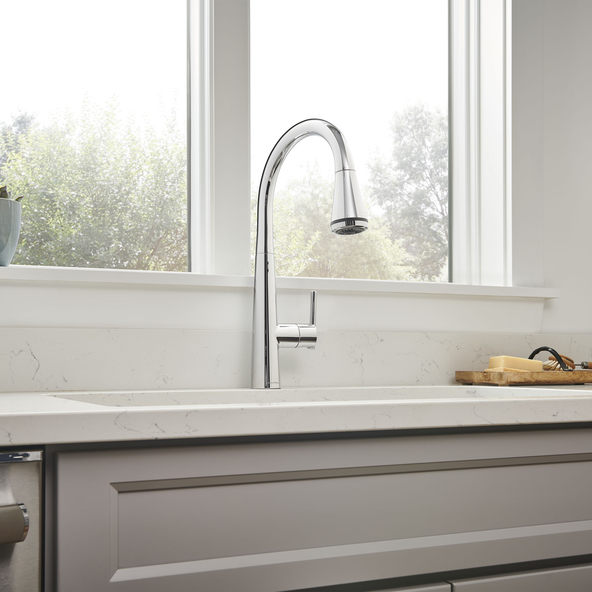 Robinet de cuisine Edgewater Semi-Pro à monocommande et jets multiples, 1,8 gpm (6,8 L/min)